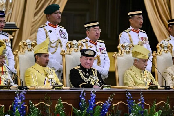 Malaysia Welcomes Sultan Ibrahim Iskandar as New King